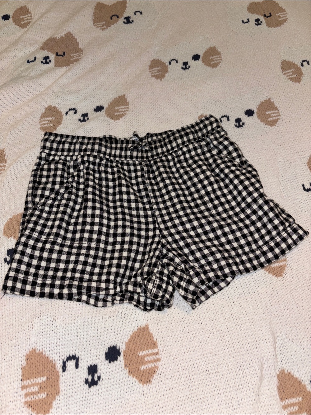 Old Navy Black and White Gingham Girls' Shorts - Picture 1 of 2